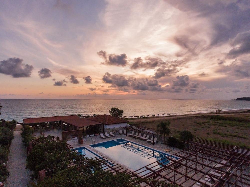 Poseidon Beach Hotel Kastrosikia Exterior foto