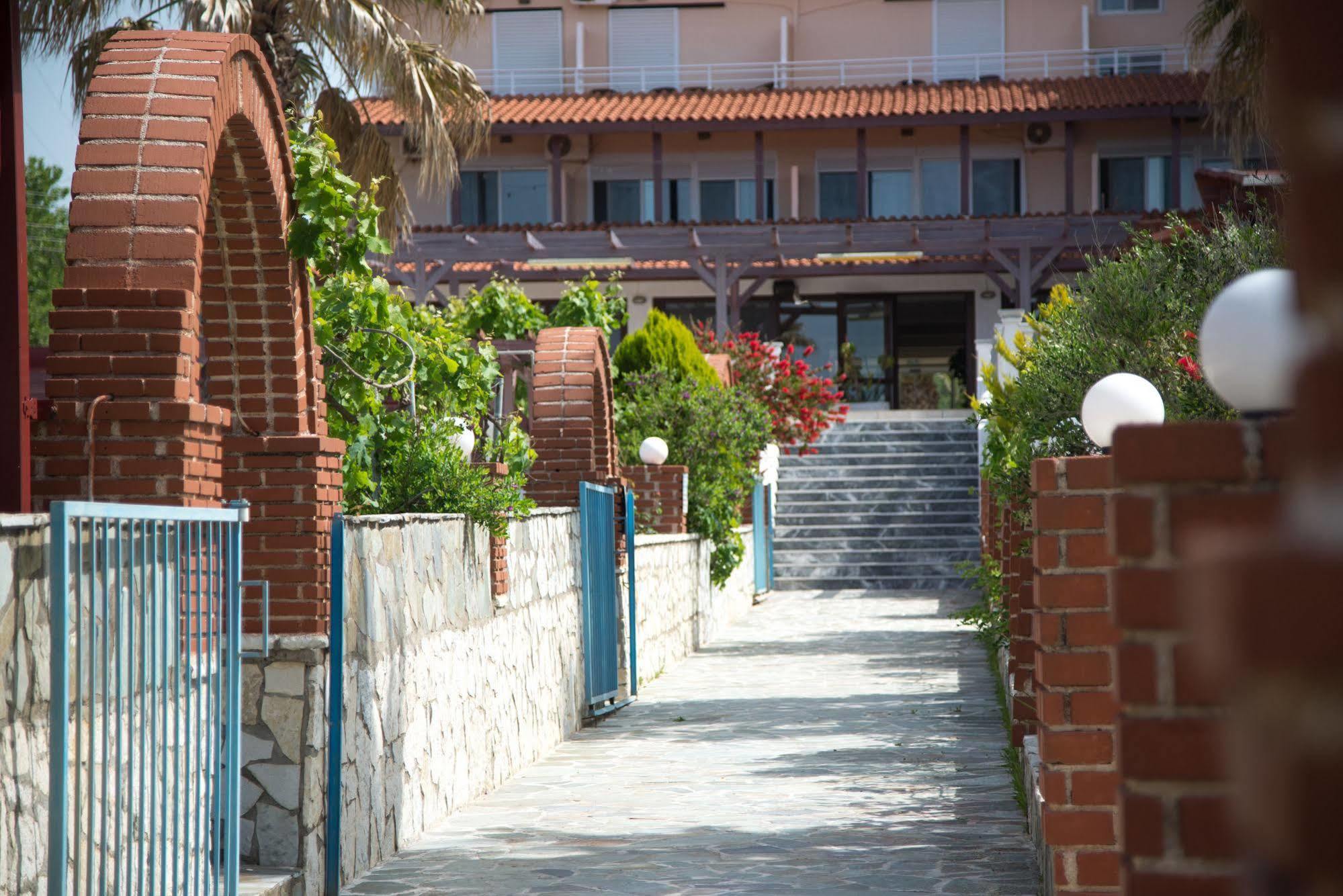 Poseidon Beach Hotel Kastrosikia Exterior foto